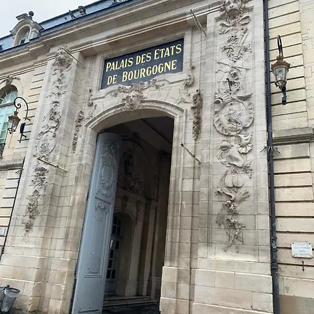 Le Saint Fiacre - Homillesime アパート ディジョン